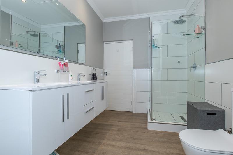 To Let 3 Bedroom Property for Rent in Constantia Western Cape